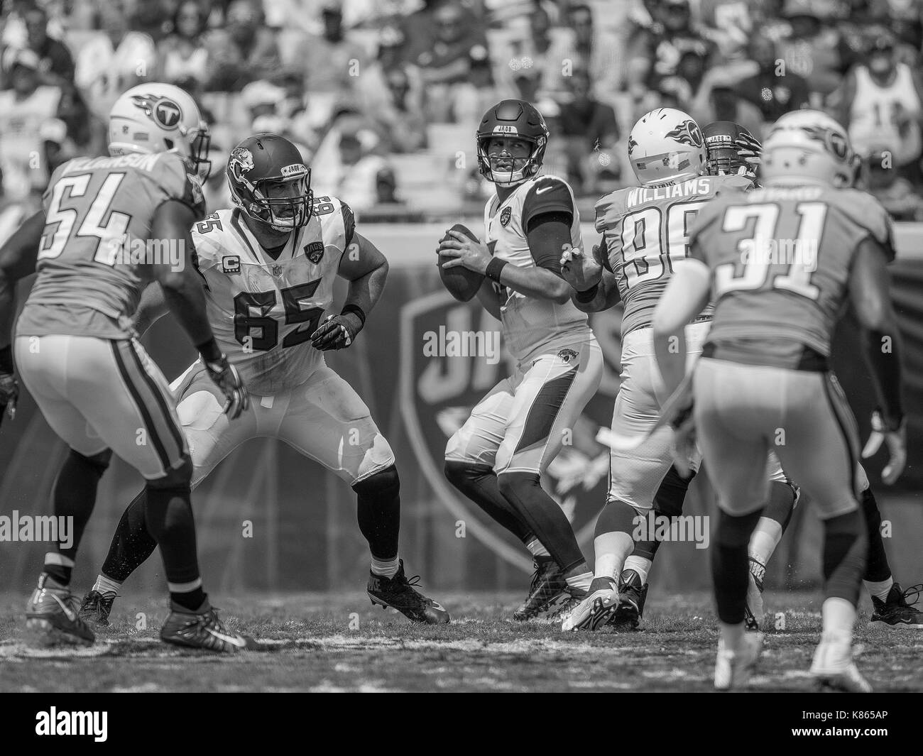 Team drops Black and White Stock Photos & Images Alamy