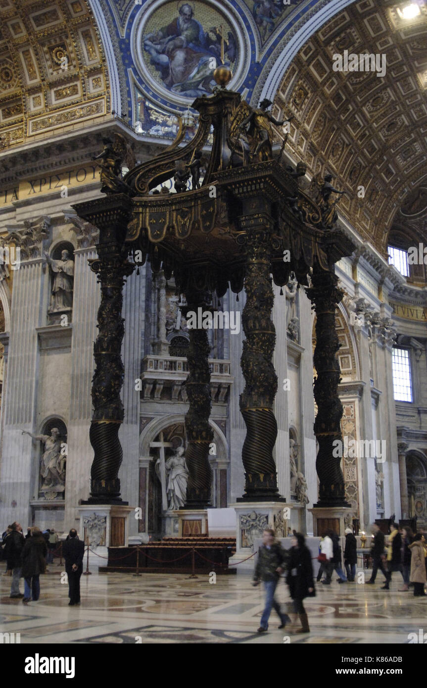 St Peter S Baldachin Baroque Sculpture Bronze Canopy By Gian Stock Photo Alamy