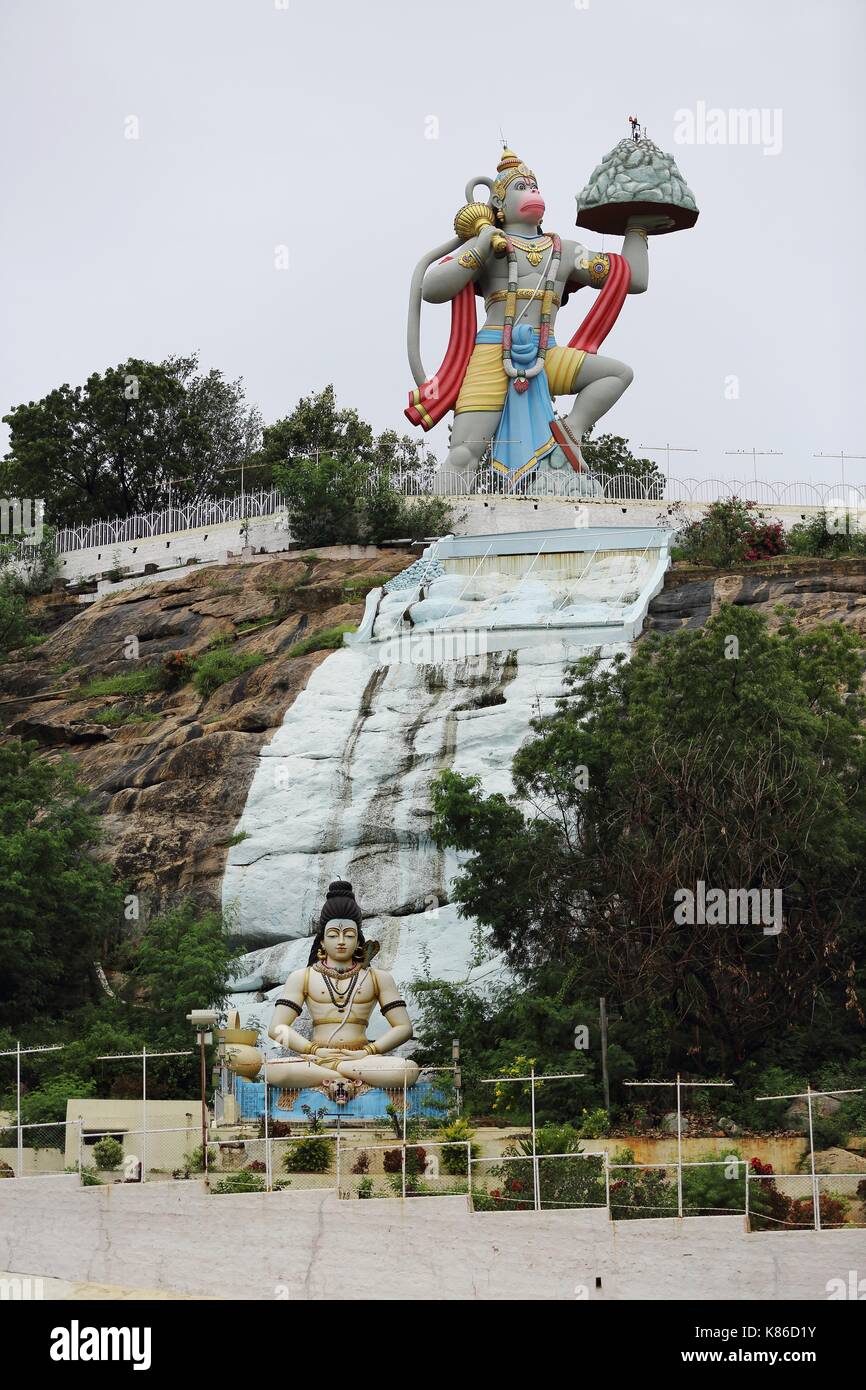 Hanuman and Shiva statues at the Sathya Sai Baba stadium Stock Photo