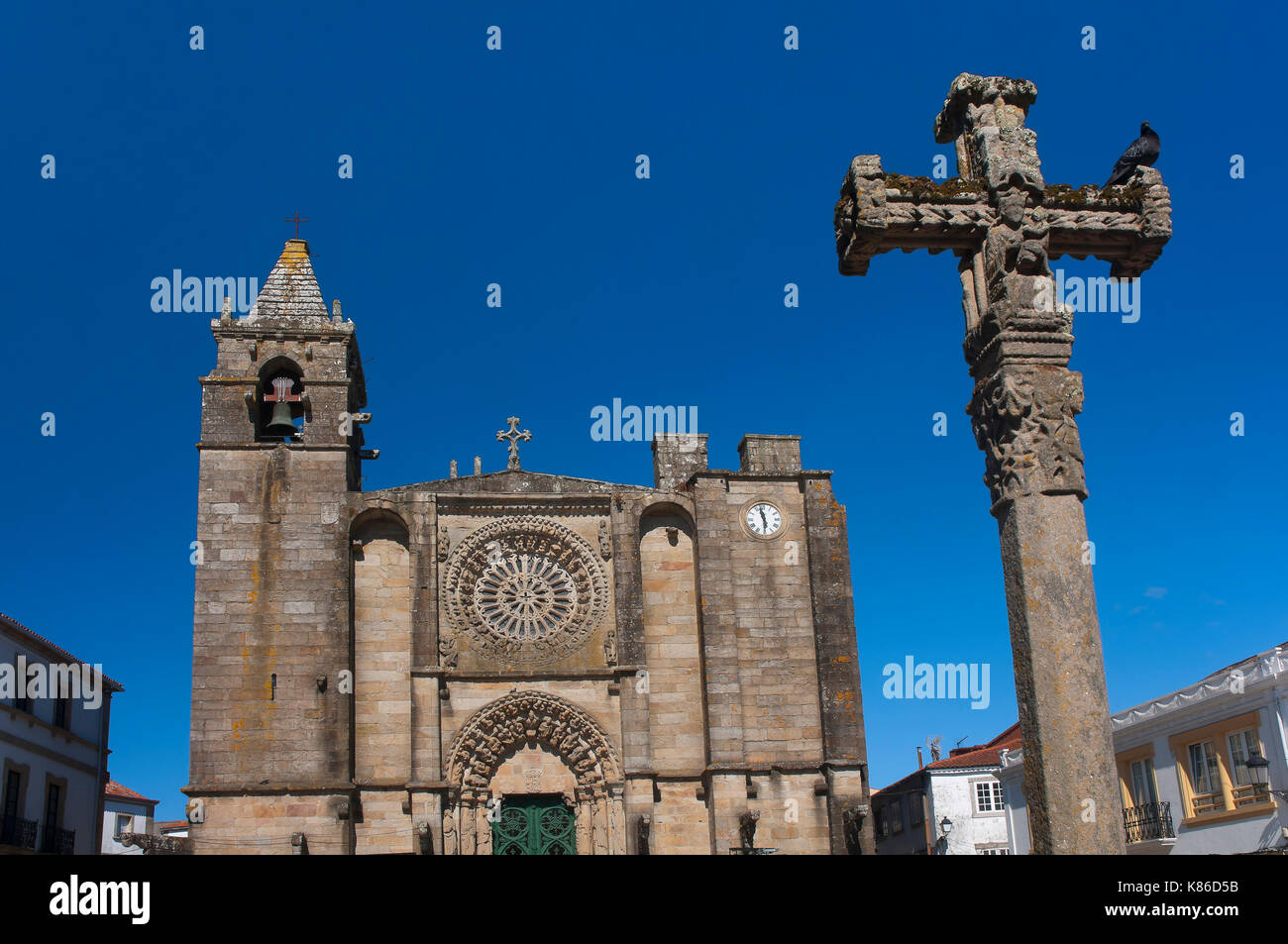 Church of San Martin (15th century) and traditional Cruceiro, Noya, La Coruna province, Region of Galicia, Spain, Europe Stock Photo