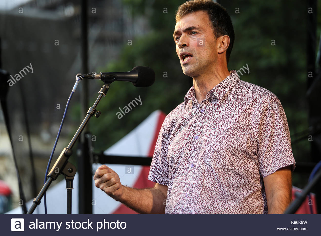 MP Tom Brake speaks at an anti-Brexit pro-EU meeting at Westminster Stock Photo