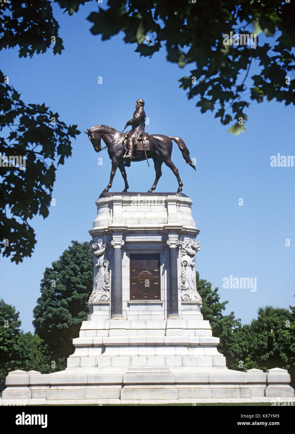 A statue of Confederate General Robert E. Lee, on Monument Avenue, in Richmond, Virginia Stock Photo