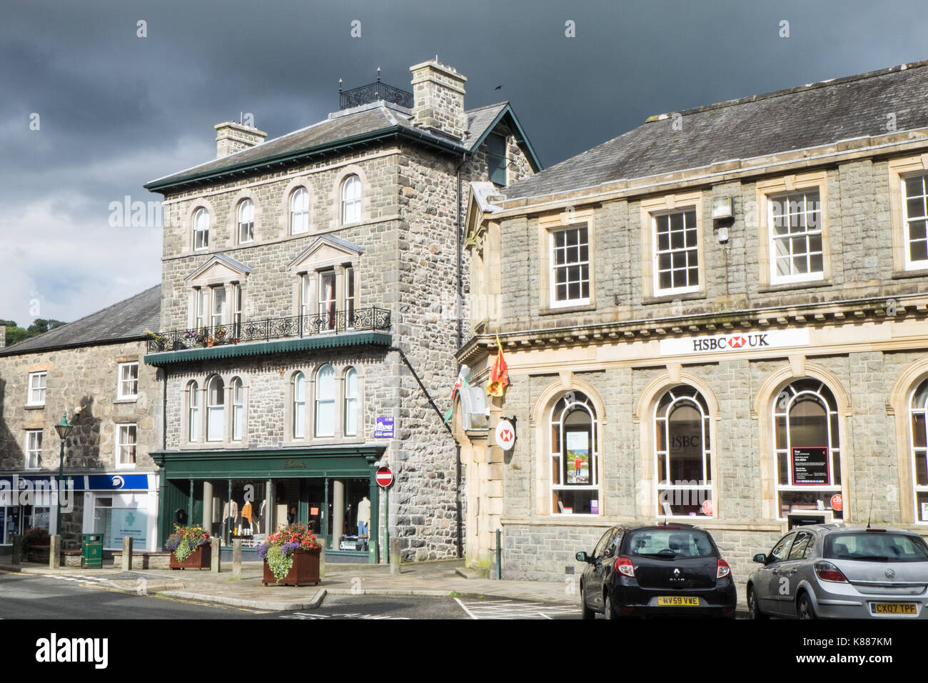 Stone,buildings,in,centre,of,market,town,in,Dolgellau,gateway town,at,foot,of,near,Cadair Idris,Gwynedd,Wales,Welsh,UK,U.K.,Europe, Stock Photo