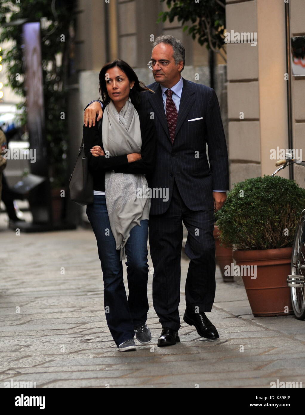 Milan, Mara Carfagna and boyfriend Alessandro Ruben romantic walk Former Minister MARA CARFAGNA surprised walking along the streets of the center together with boyfriend ALESSANDRO RUBEN. Here they are tenderly embraced in Spiga Street in the late afternoon, then MARA CARFAGNA goes to the pharmacy to buy medicines, and finally the two return to the hotel. Stock Photo