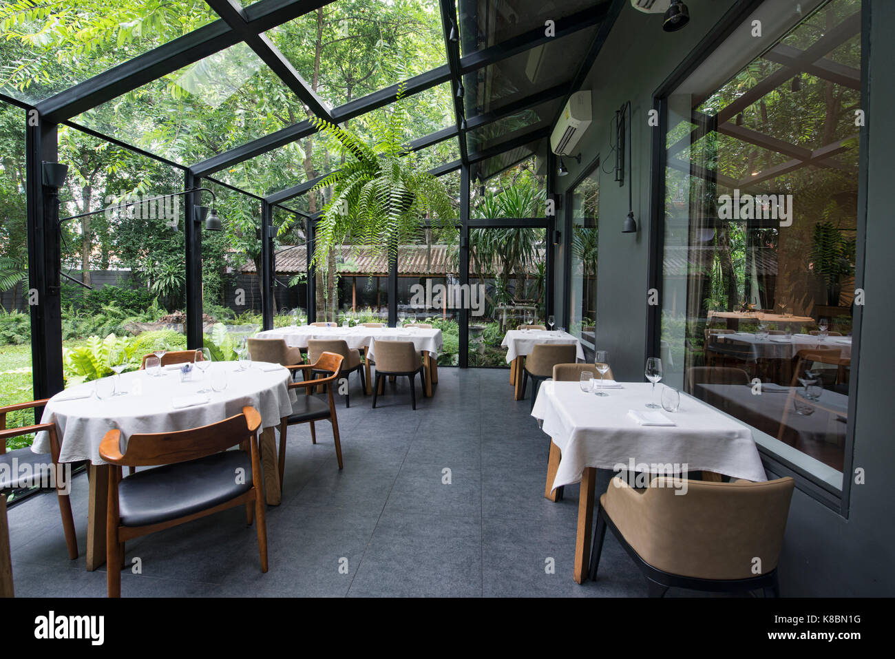 Twins garden restaurant hi-res stock photography and images - Alamy