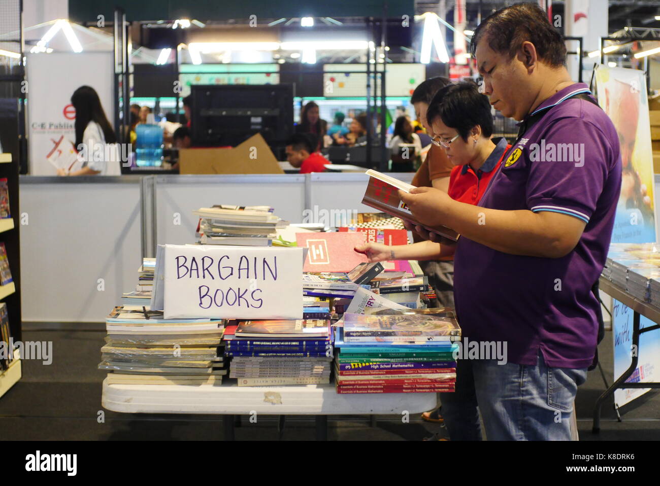 Pasay, Philippines. 13th Sep, 2017. Books at lower prices but in good