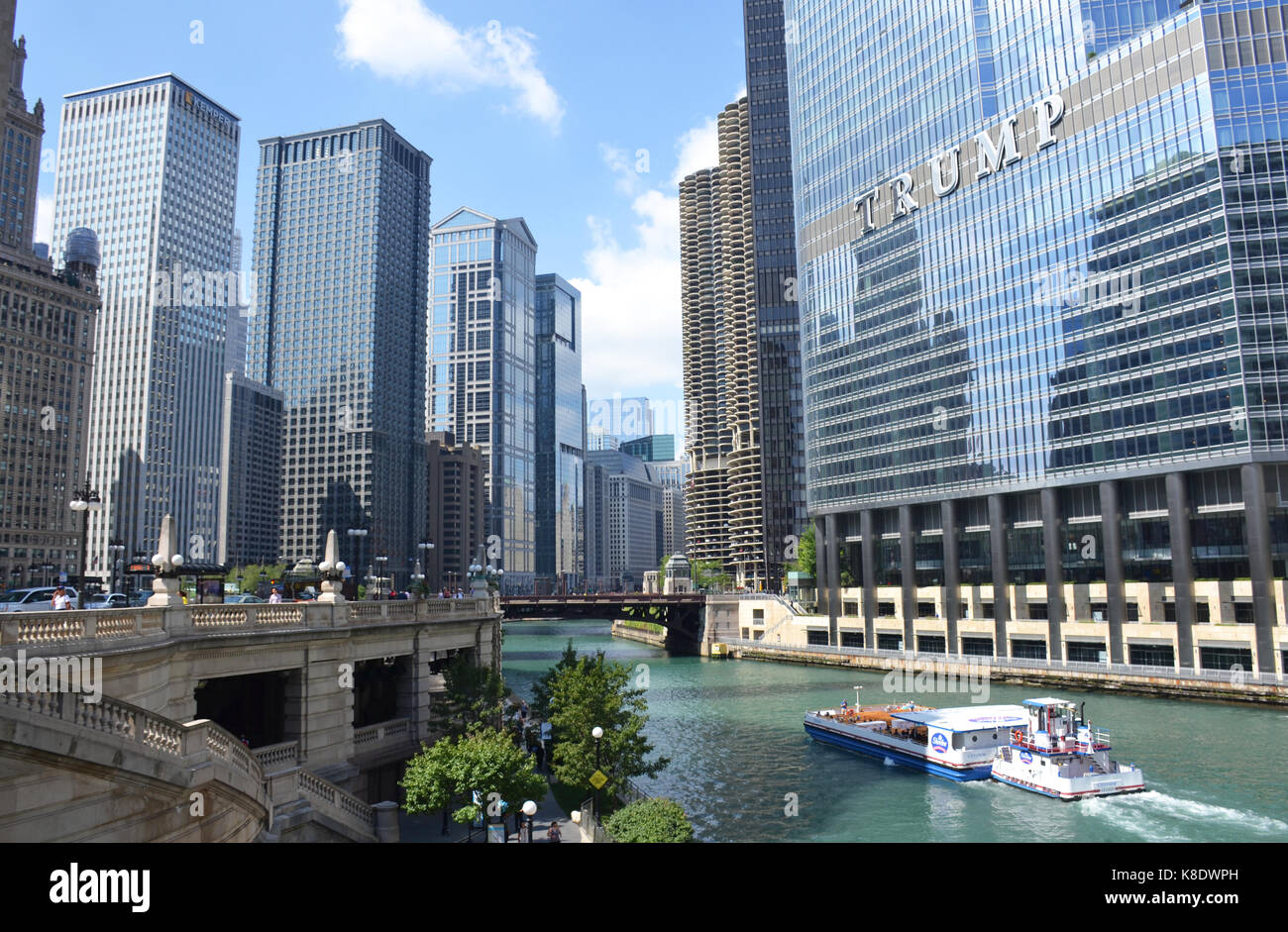 Chicago River and downtown Chicago, Illinois Stock Photo - Alamy