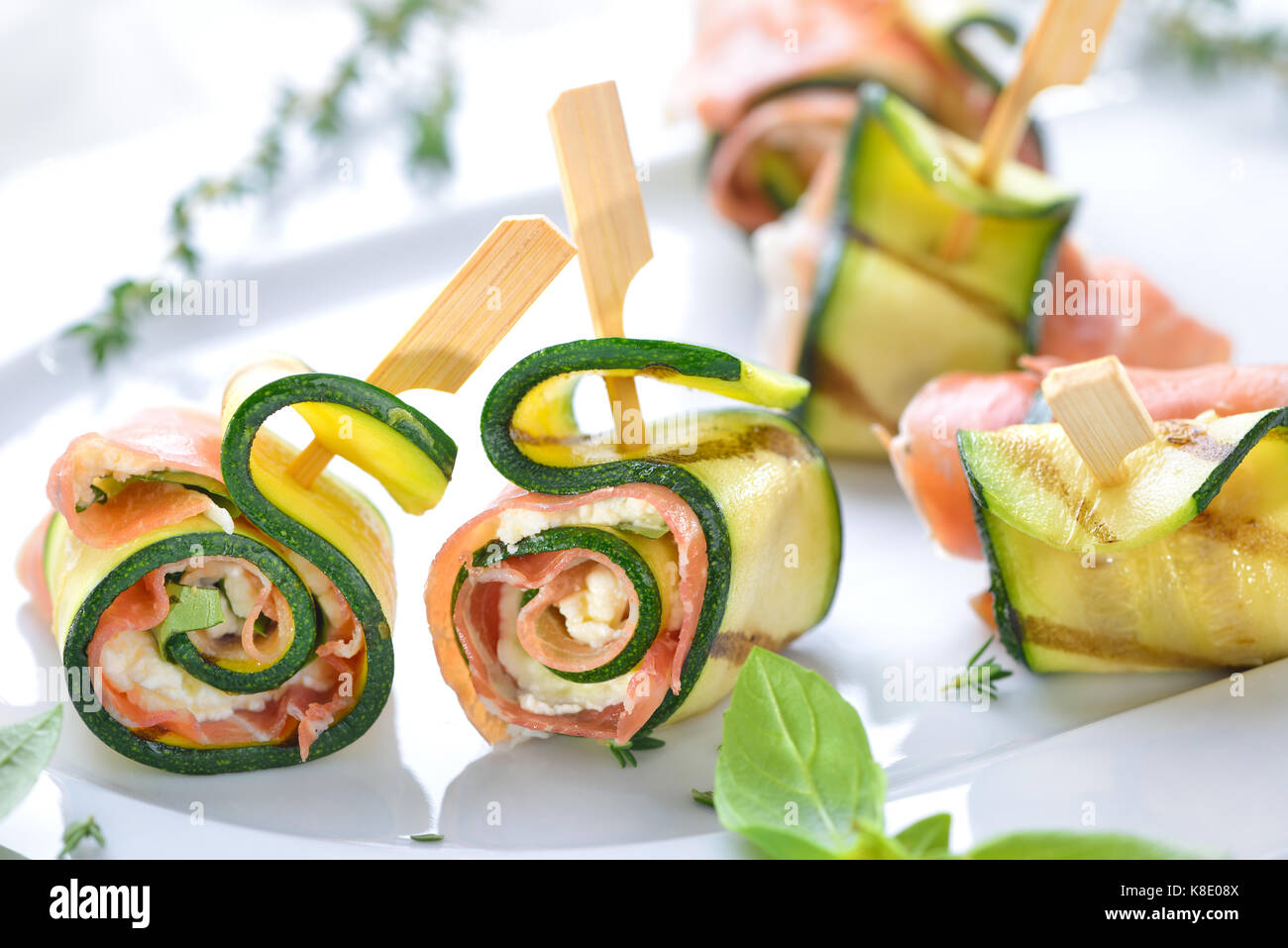 Zucchini appetizer rolls with delicious Italian ham and cream cheese