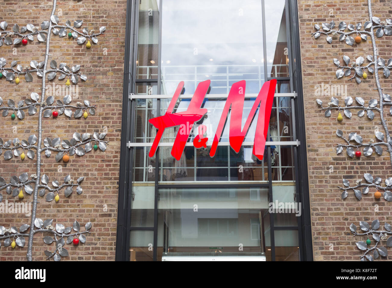 H&M the Swedish high street fashion chain launches their latest store in Covent Garden's new Mercer Walk development, London, UK Stock Photo