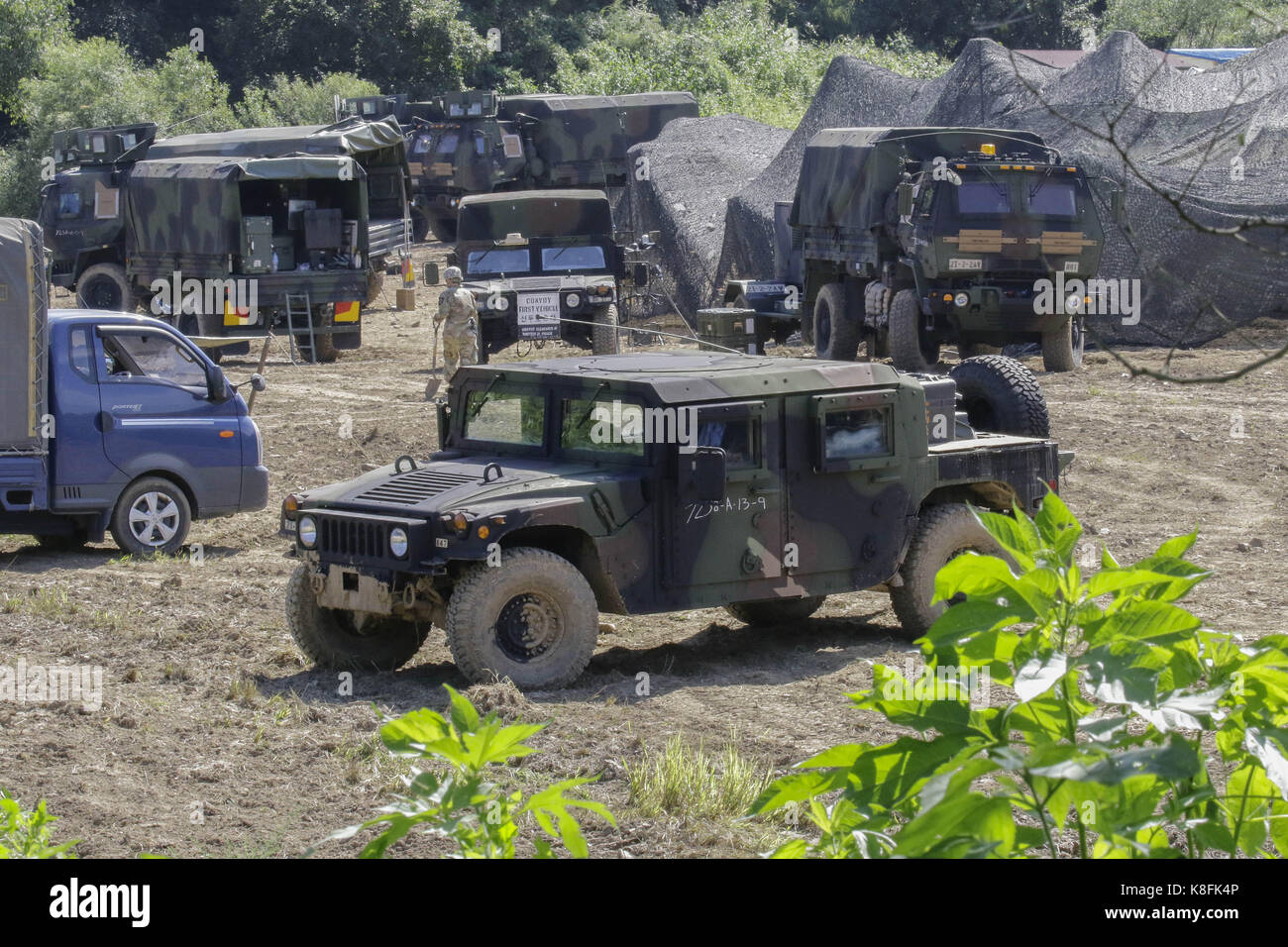 Paju, Gyeonggi, South Korea. 26th Aug, 2017. U.S. Army soldiers prepare for their military exercise in Paju, South Korea, near the border with North Korea, Saturday, Aug. 26, 2017. Three North Korea short-range ballistic missiles failed on Saturday, U.S. military officials said, which, if true, would be a temporary setback to Pyongyang's rapid nuclear and missile expansion drills and simulated or tabletop battle plans. Credit: Seung Il Ryu/ZUMA Wire/Alamy Live News Stock Photo