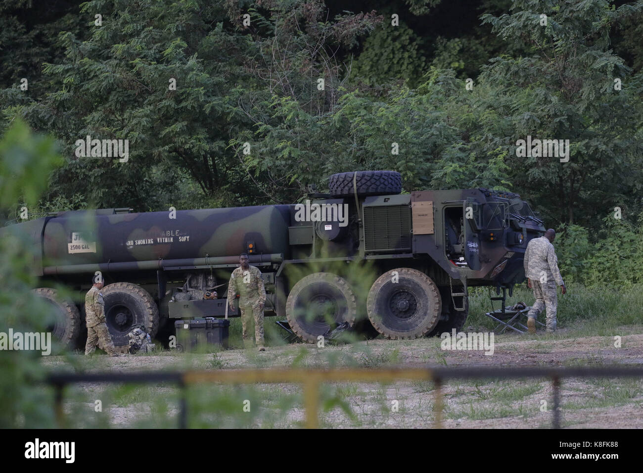 Paju, Gyeonggi, South Korea. 26th Aug, 2017. U.S. Army soldiers prepare for their military exercise in Paju, South Korea, near the border with North Korea, Saturday, Aug. 26, 2017. Three North Korea short-range ballistic missiles failed on Saturday, U.S. military officials said, which, if true, would be a temporary setback to Pyongyang's rapid nuclear and missile expansion drills and simulated or tabletop battle plans. Credit: Seung Il Ryu/ZUMA Wire/Alamy Live News Stock Photo