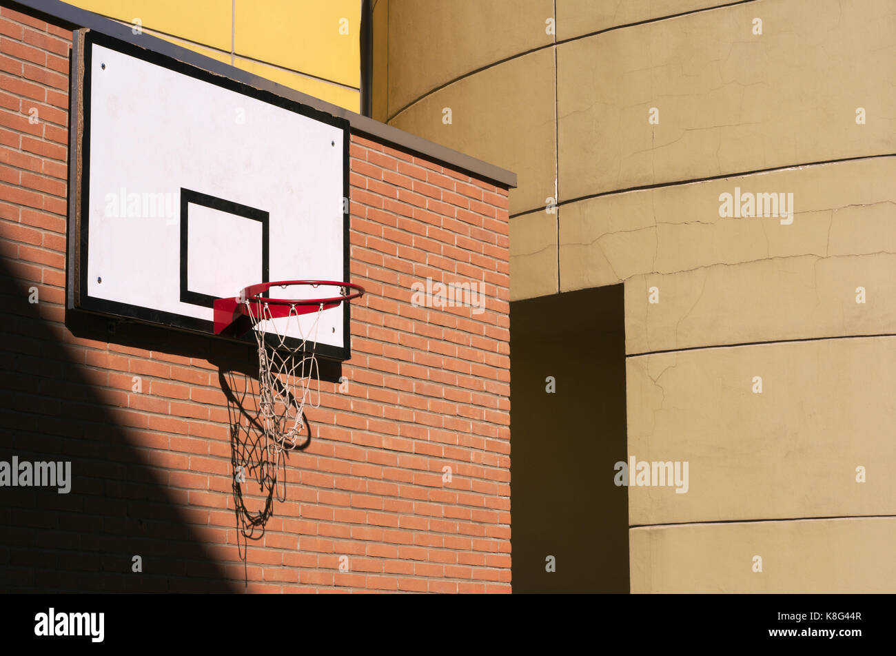 urban basketball hoop Stock Photo Alamy