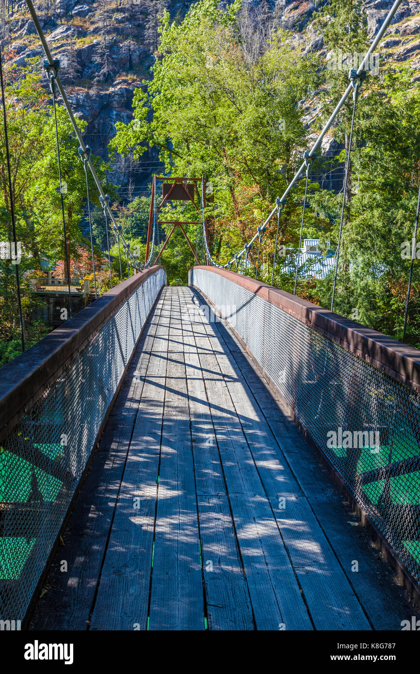 Footbridge over Skagit Riverin the Historic town of Newhalem in North Cascades National Park in Northwest Washington State Stock Photo