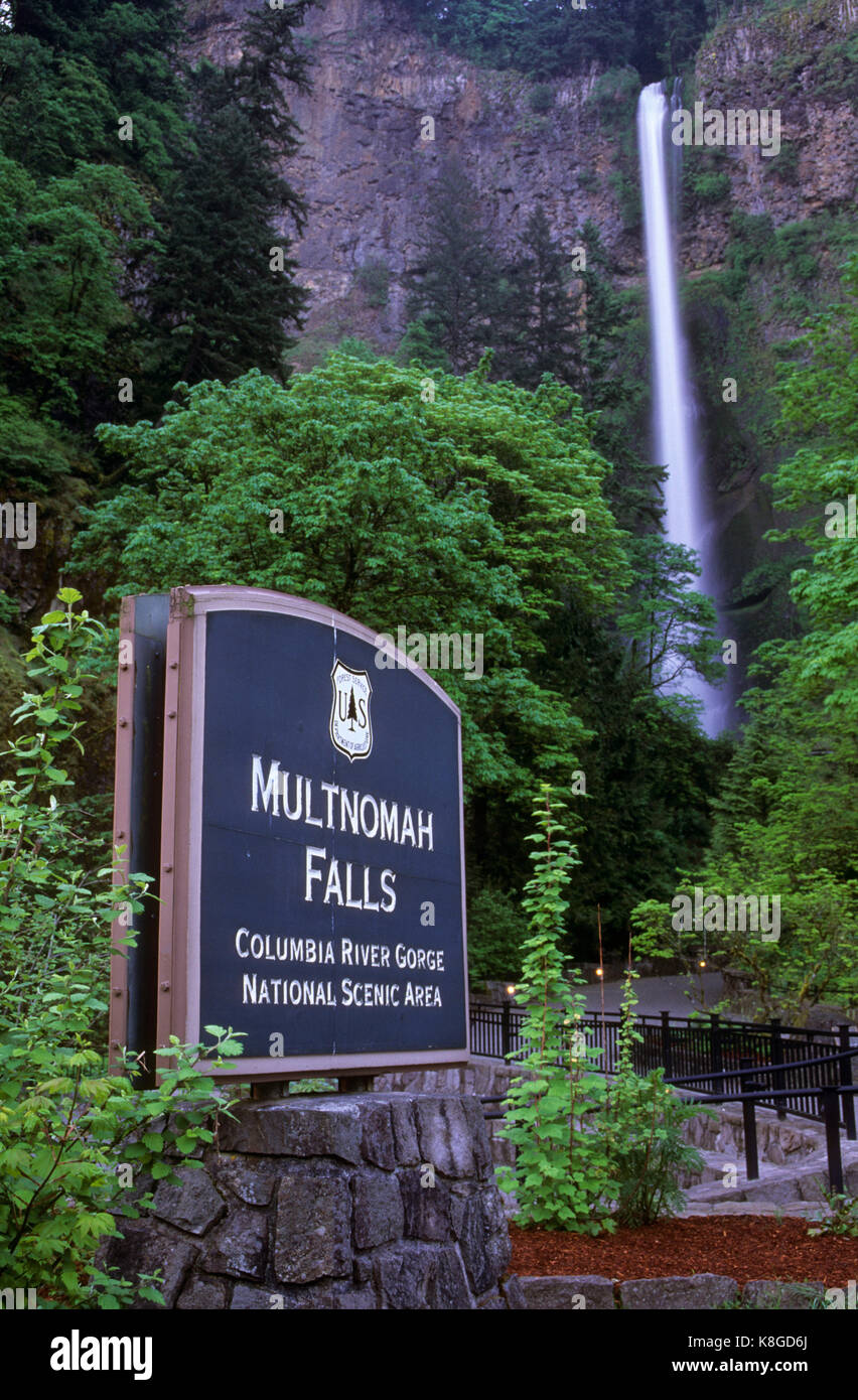 Courtyard Fountains: Visit the Columbia River Gorge Without Your Car