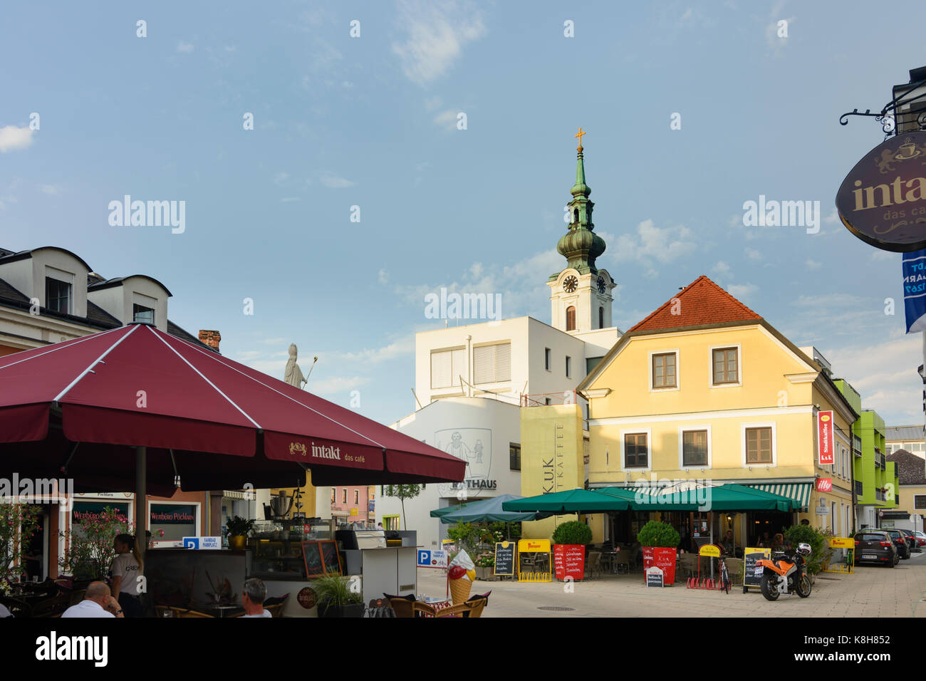 church, Town Hall, restaurant, Pöchlarn, Mostviertel, Niederösterreich, Lower Austria, Austria Stock Photo