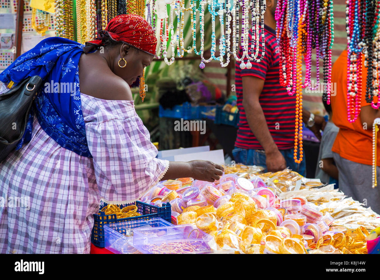 Black market shopping hi-res stock photography and images - Alamy