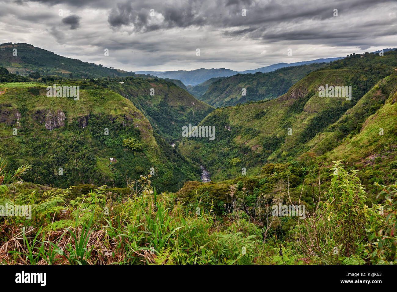 Colombia mountains valley river hi-res stock photography and images - Alamy, image size:1300x957
