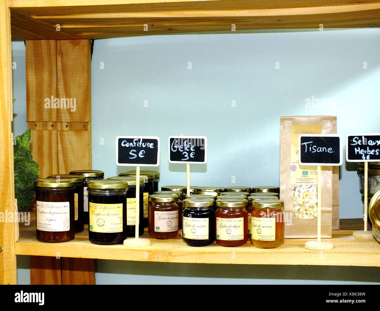 Grocery store shelves variety hires stock photography and images Alamy