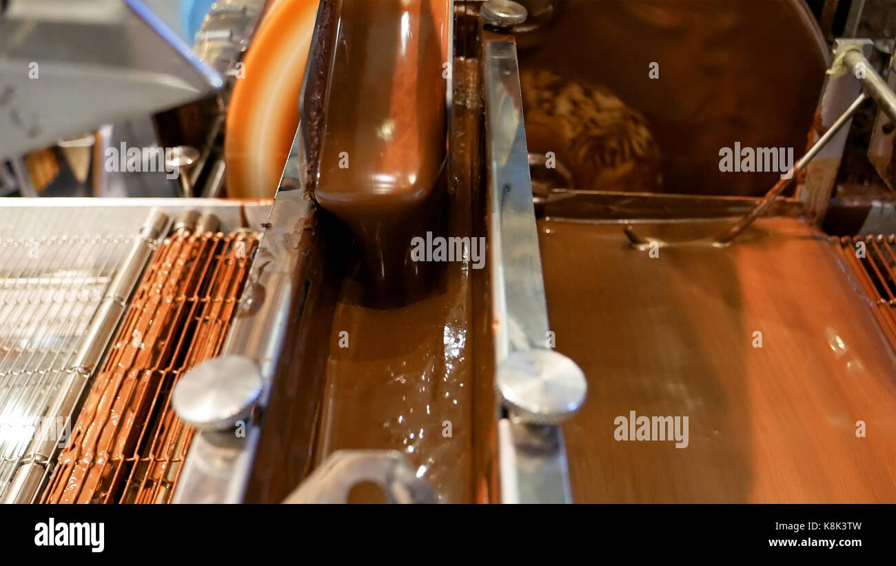 Hot chocolate machine hi-res stock photography and images - Alamy