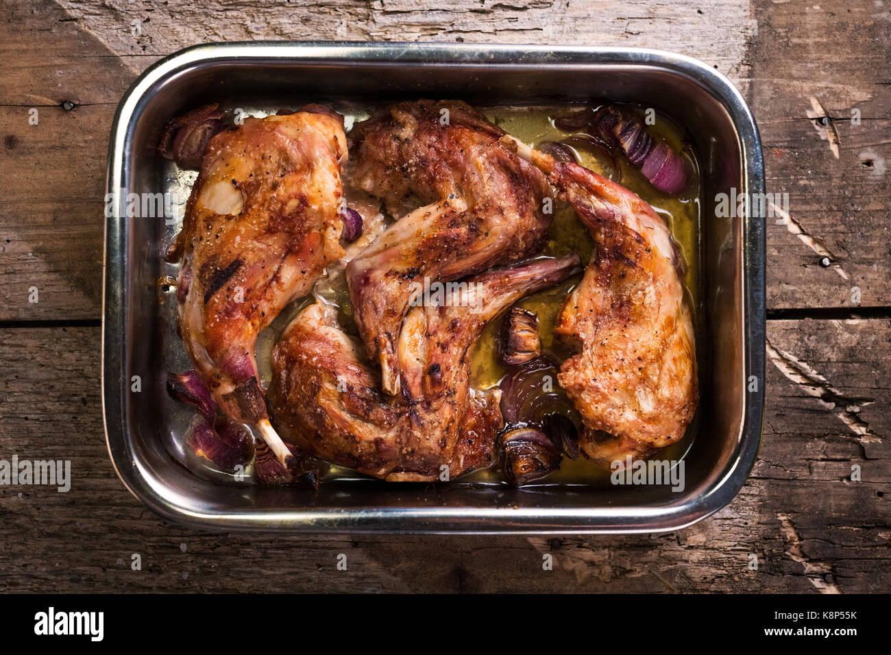 Robt Rabbit Leg Roasted rabbit leg Stock Photo - Alamy