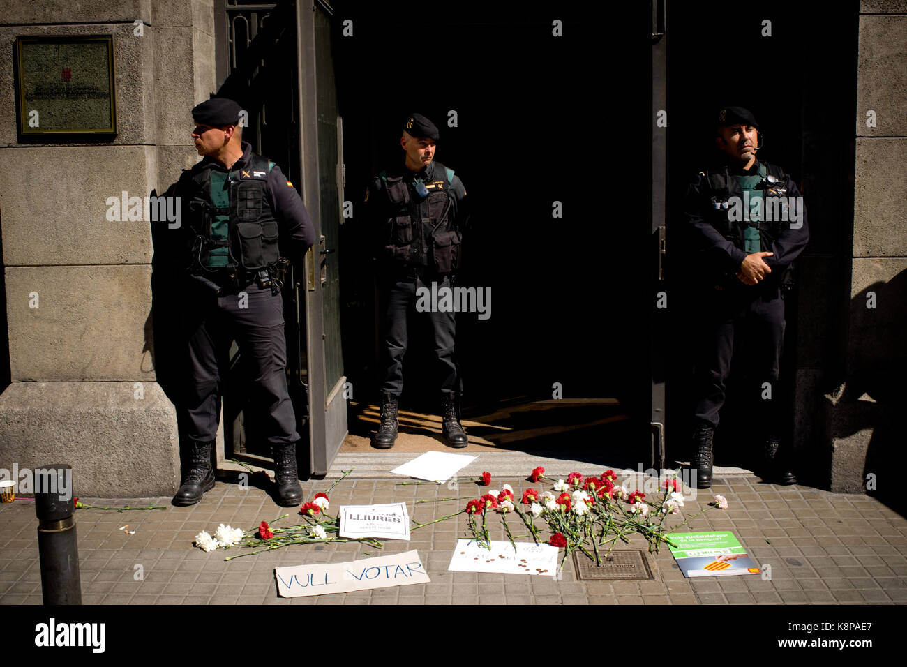 Madrid police civil guardia hi-res stock photography and images - Alamy