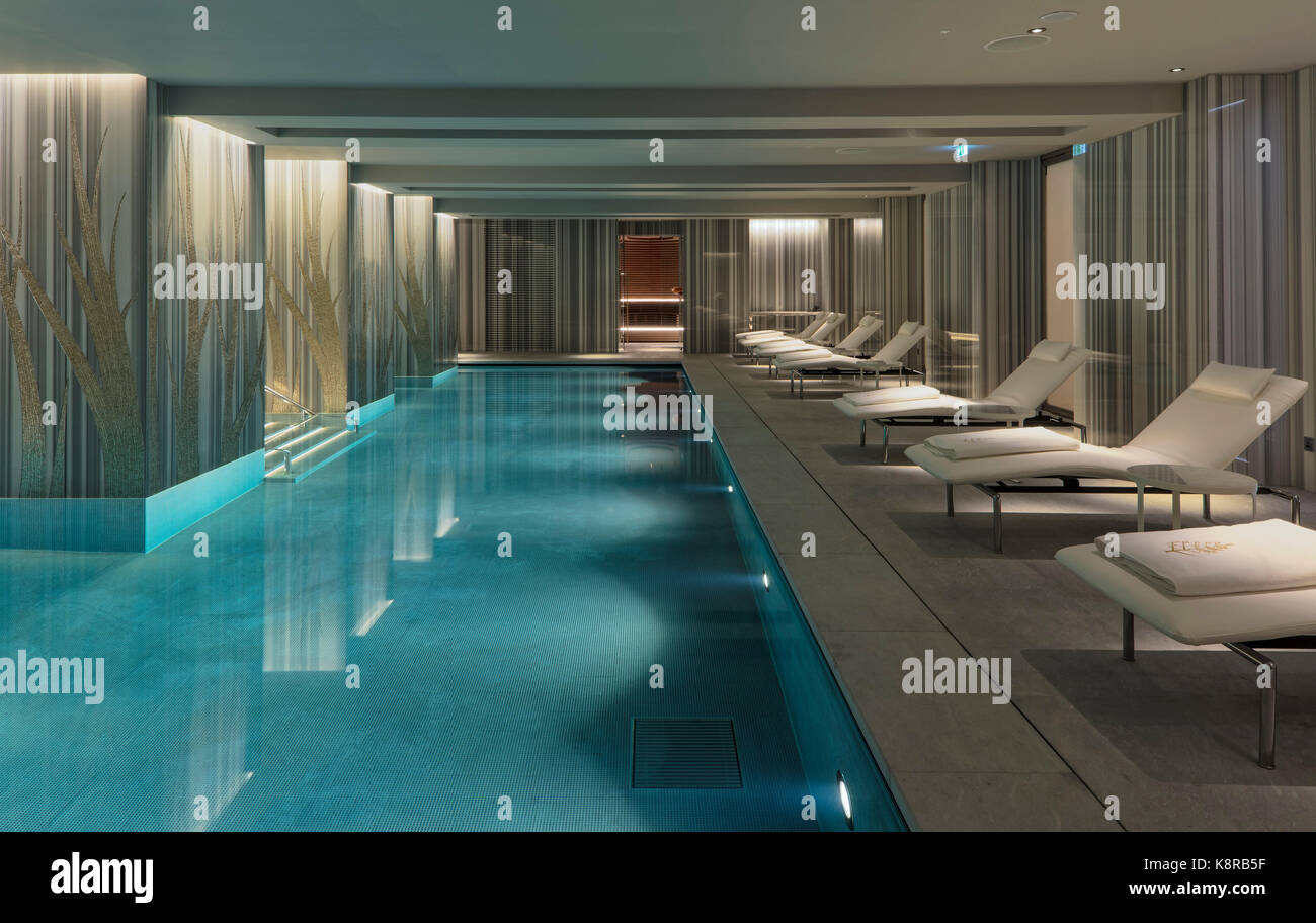 Spa pool. Ten Trinity Square - Four Seasons Hotel, City of London, United  Kingdom. Architect: Aukett Swanke, 2017 Stock Photo - Alamy