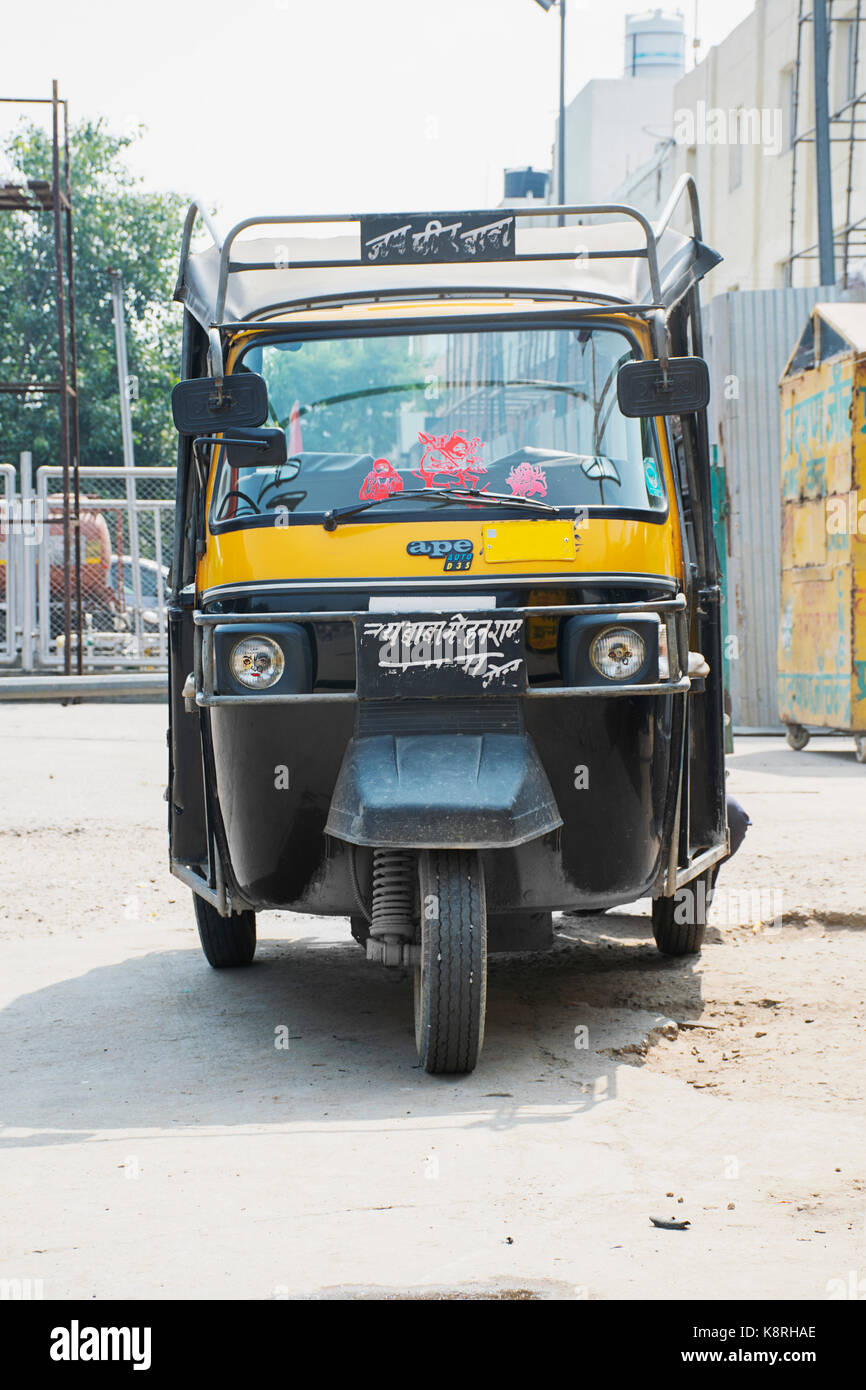 Rubbish cars we love auto rickshaw you dont see many in london new pics Rubbish cars we love auto rickshaw you dont see many in london new picture