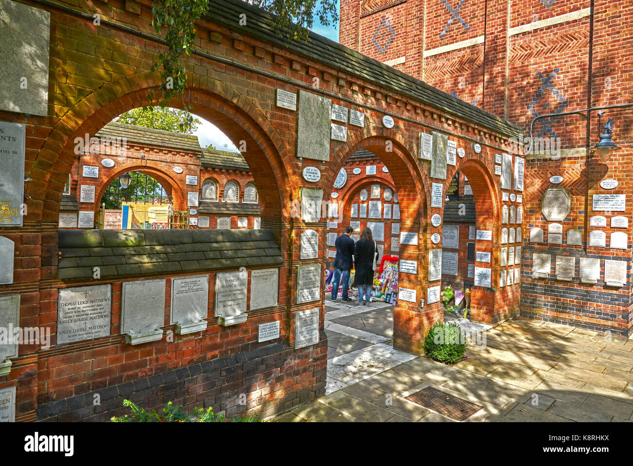 Golders green crematorium hires stock photography and images Alamy