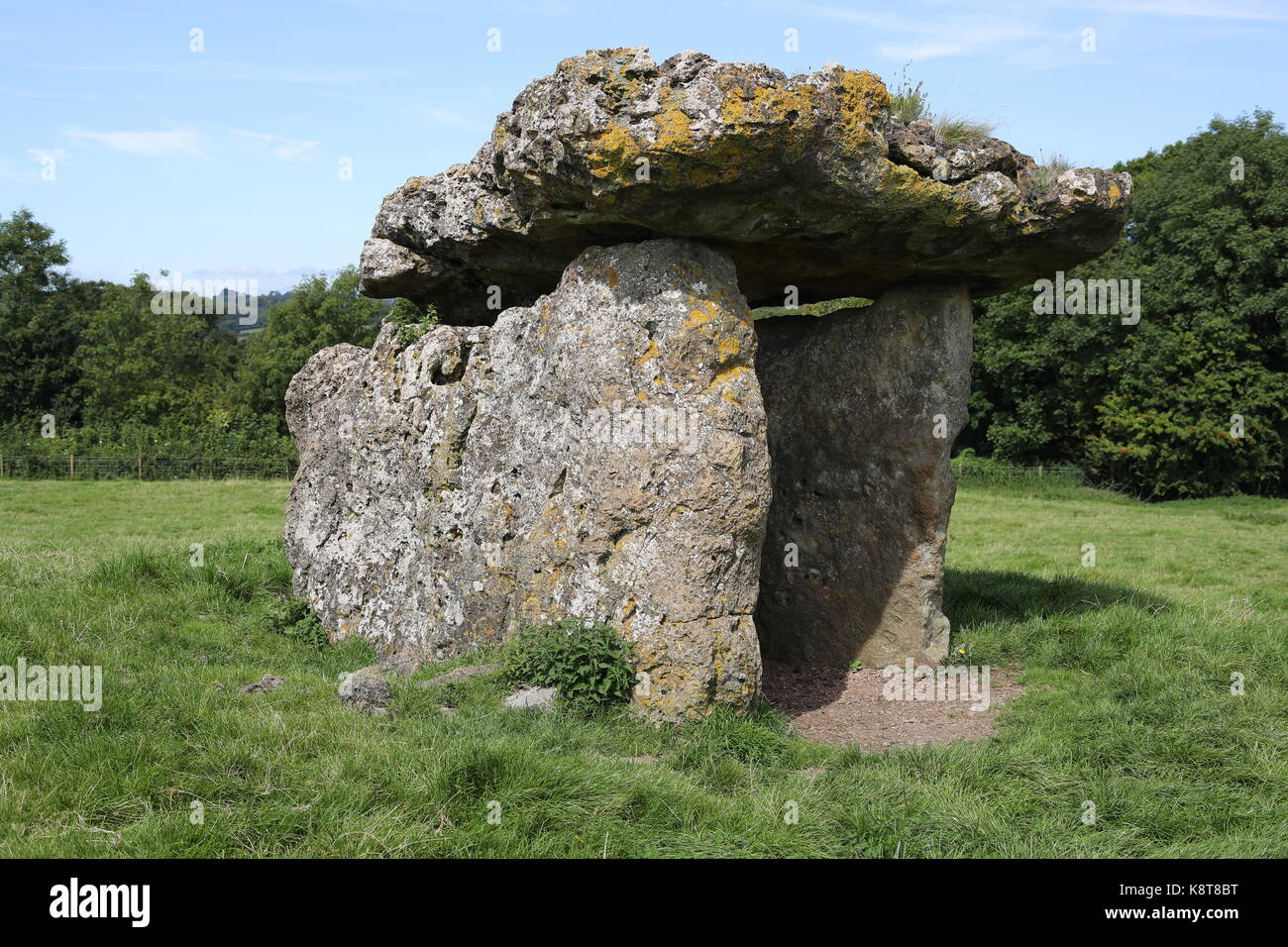 St. Lythans burial chamber - side view Stock Photo