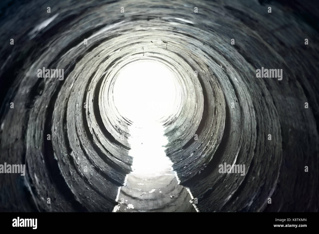 Round tunnel hi-res stock photography and images - Alamy