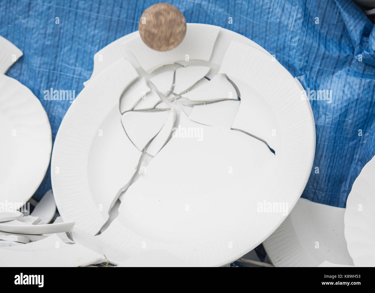 Plate smashing hires stock photography and images Alamy