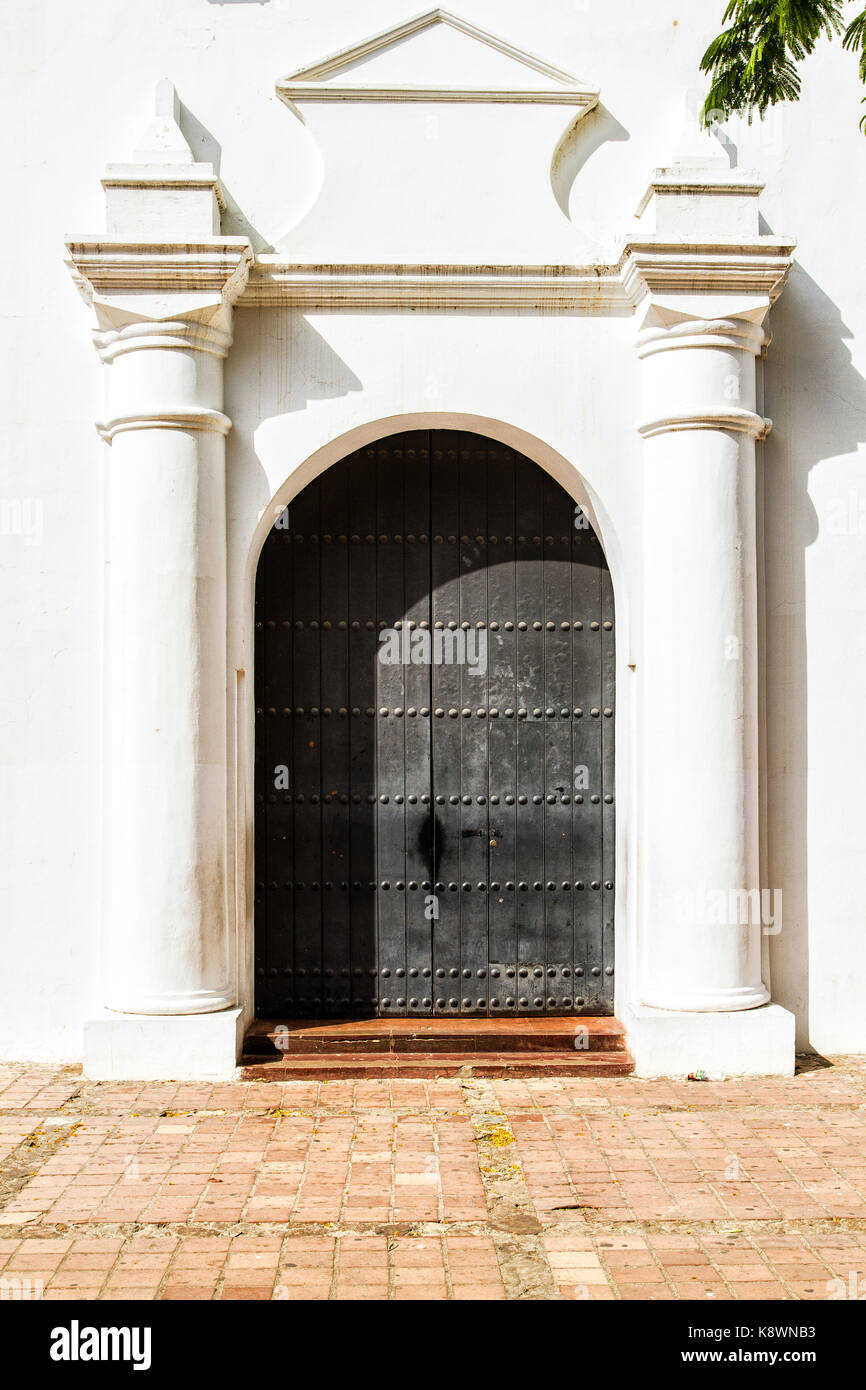 Porta da Catedral de Coro, construída no século XVII. Uma das cidades mais antigas da Venezuela, Coro foi fundada em 1527. Seu centro histórico foi de Stock Photo