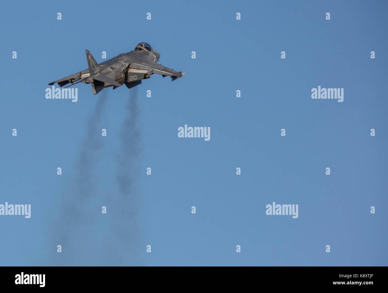 U.S. Marine Corps pilots assigned to Marine Fighter Attack Squadron (VMFA) 211 and Marine Attack Squadron (VMA) 214 conduct flight demonstrations Stock Photo