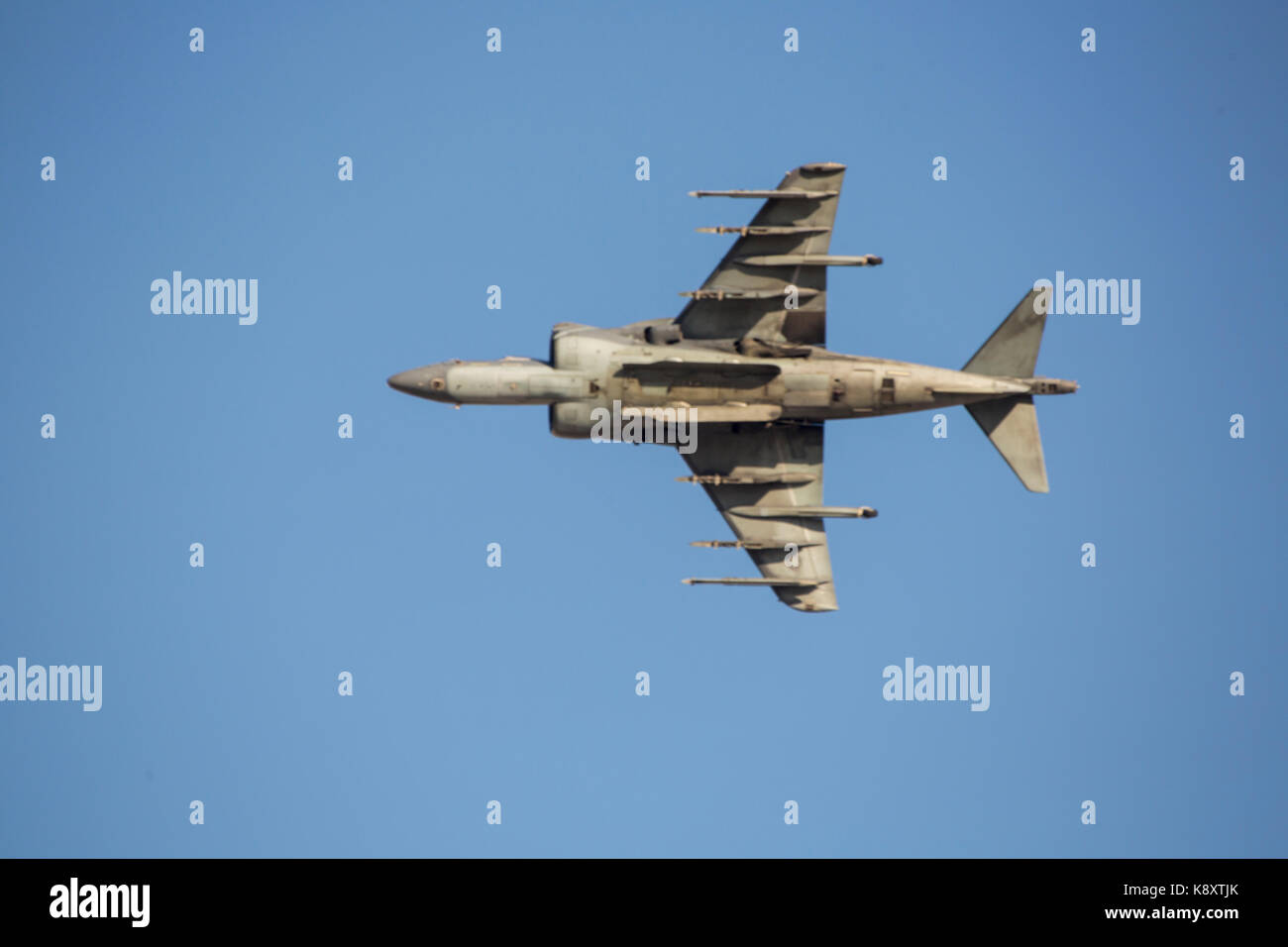 U.S. Marine Corps pilots assigned to Marine Fighter Attack Squadron (VMFA) 211 and Marine Attack Squadron (VMA) 214 conduct flight demonstrations Stock Photo