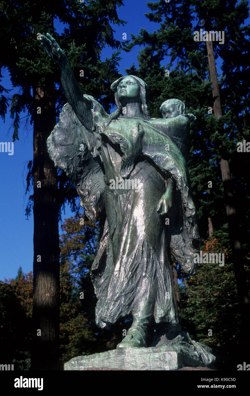 Sacajawea statue, Washington Park, Portland, Oregon Stock Photo Alamy