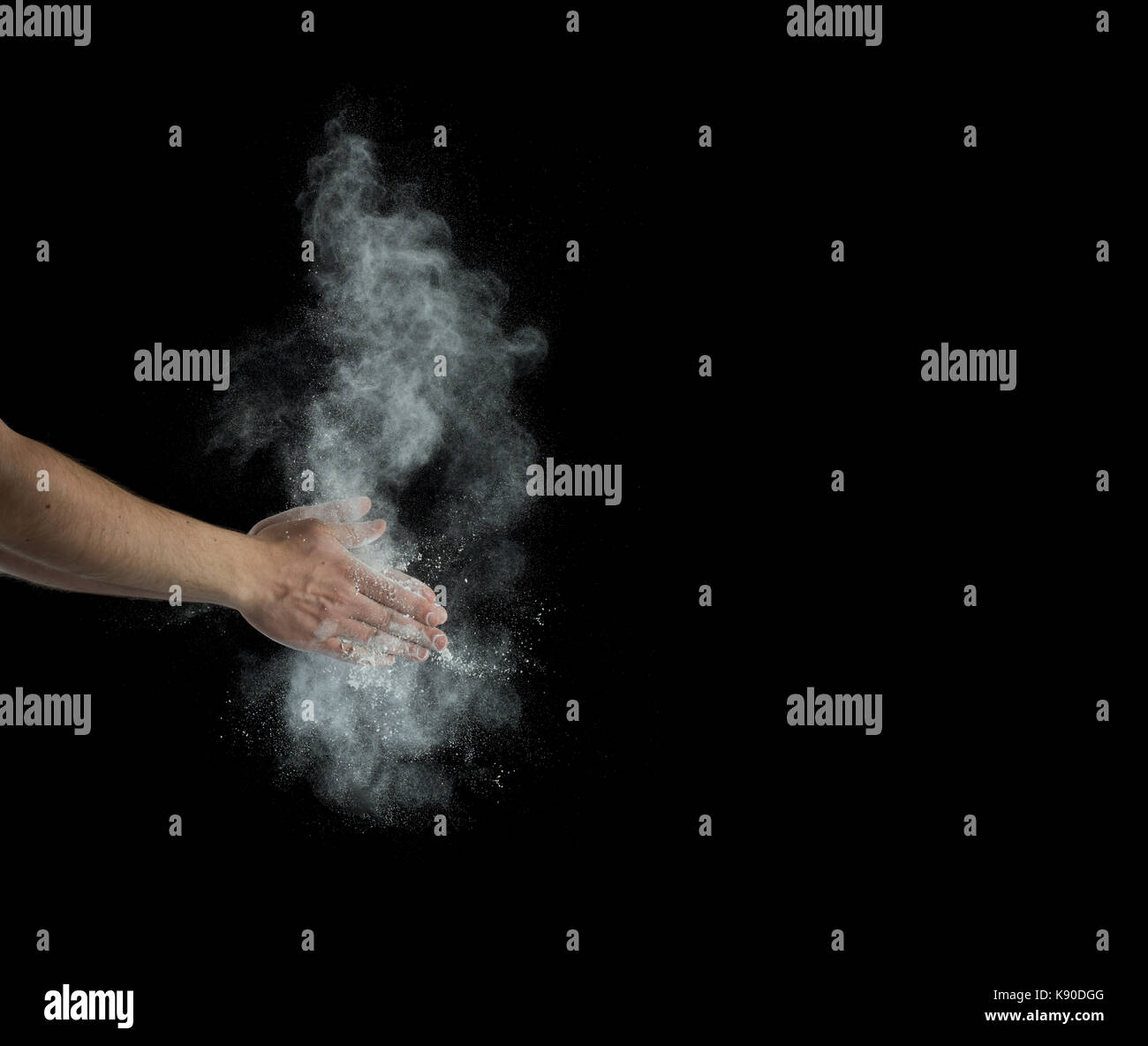 Throwingdust hires stock photography and images Alamy