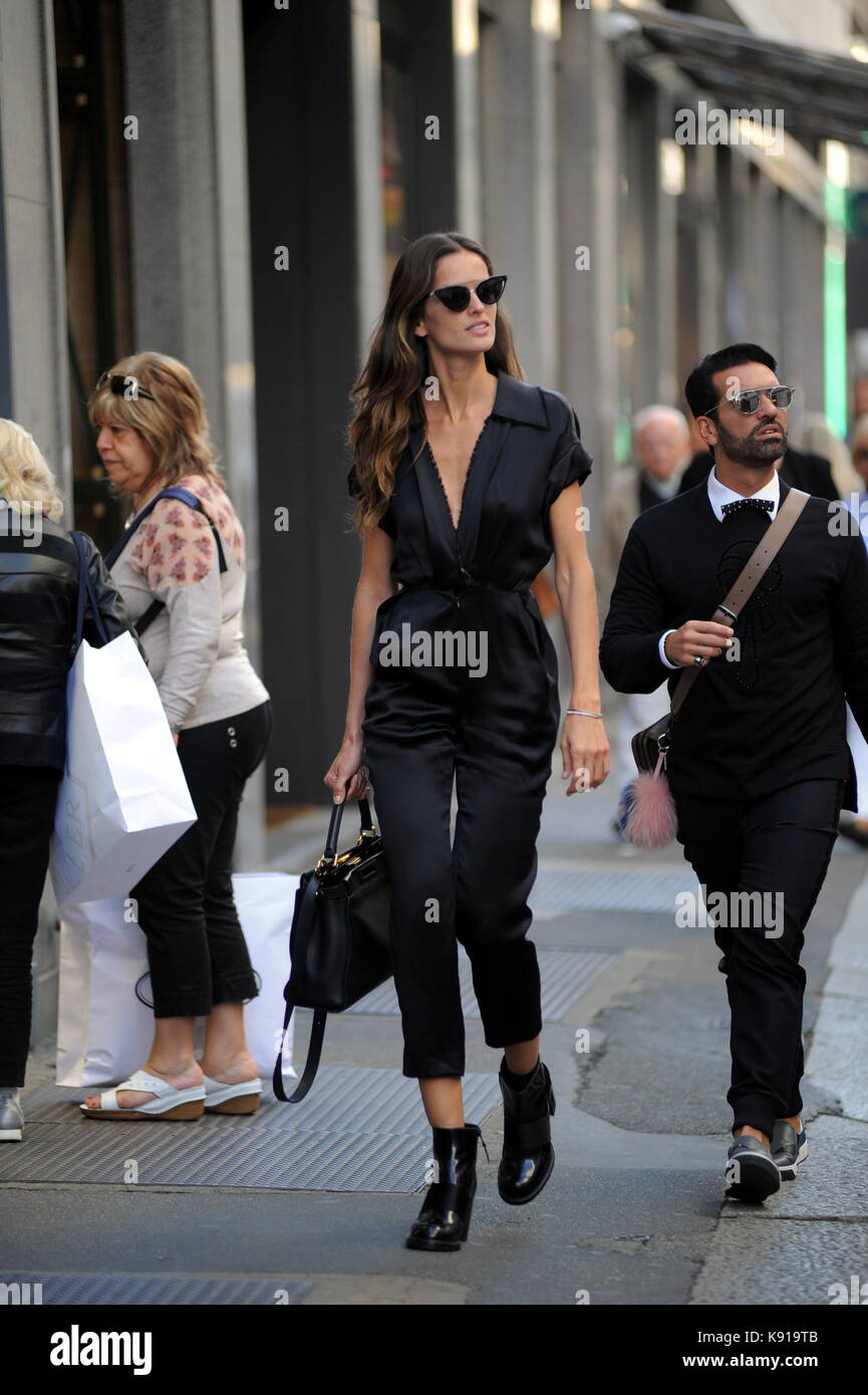 Milan, Izabel Goulart goes downtown and then shop in jewelry The top