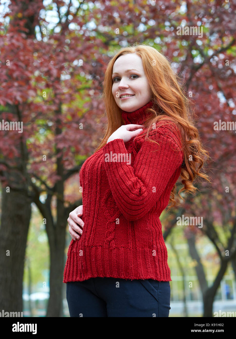 young woman portrait in autumn park, yellow leaves and trees Stock ...