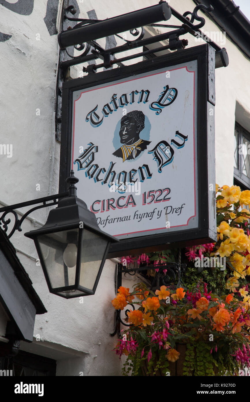 black-boy-pub-sign-caernarfon-wales-K9270D.jpg