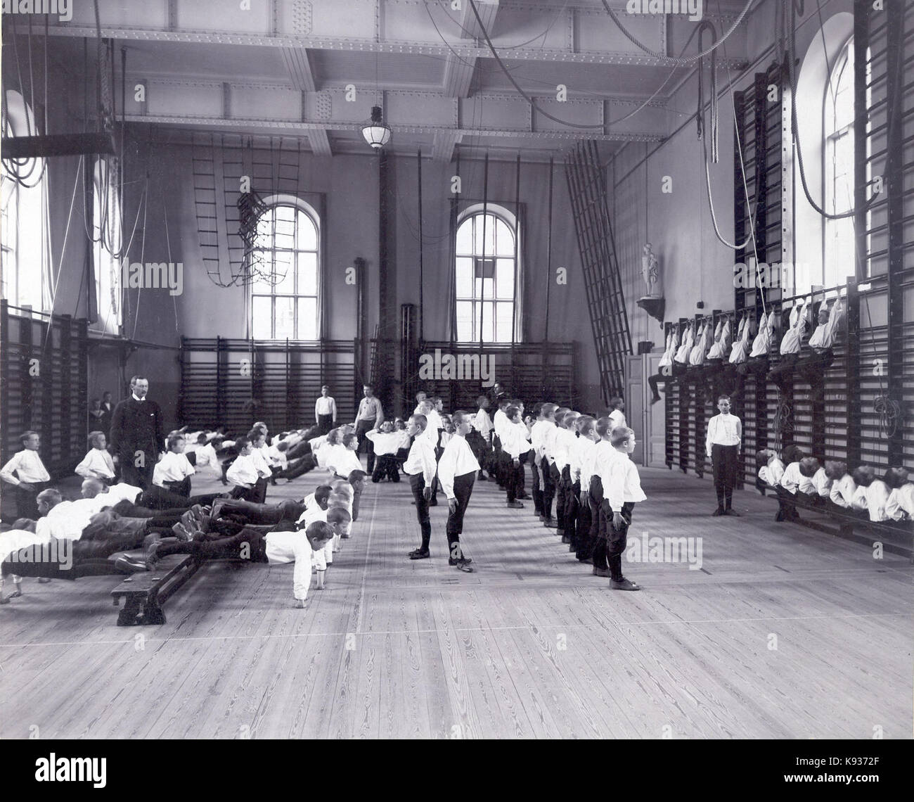 Linggymnastik Gymnastiska Centralinstitutet Stockholm pojkar ca 1900