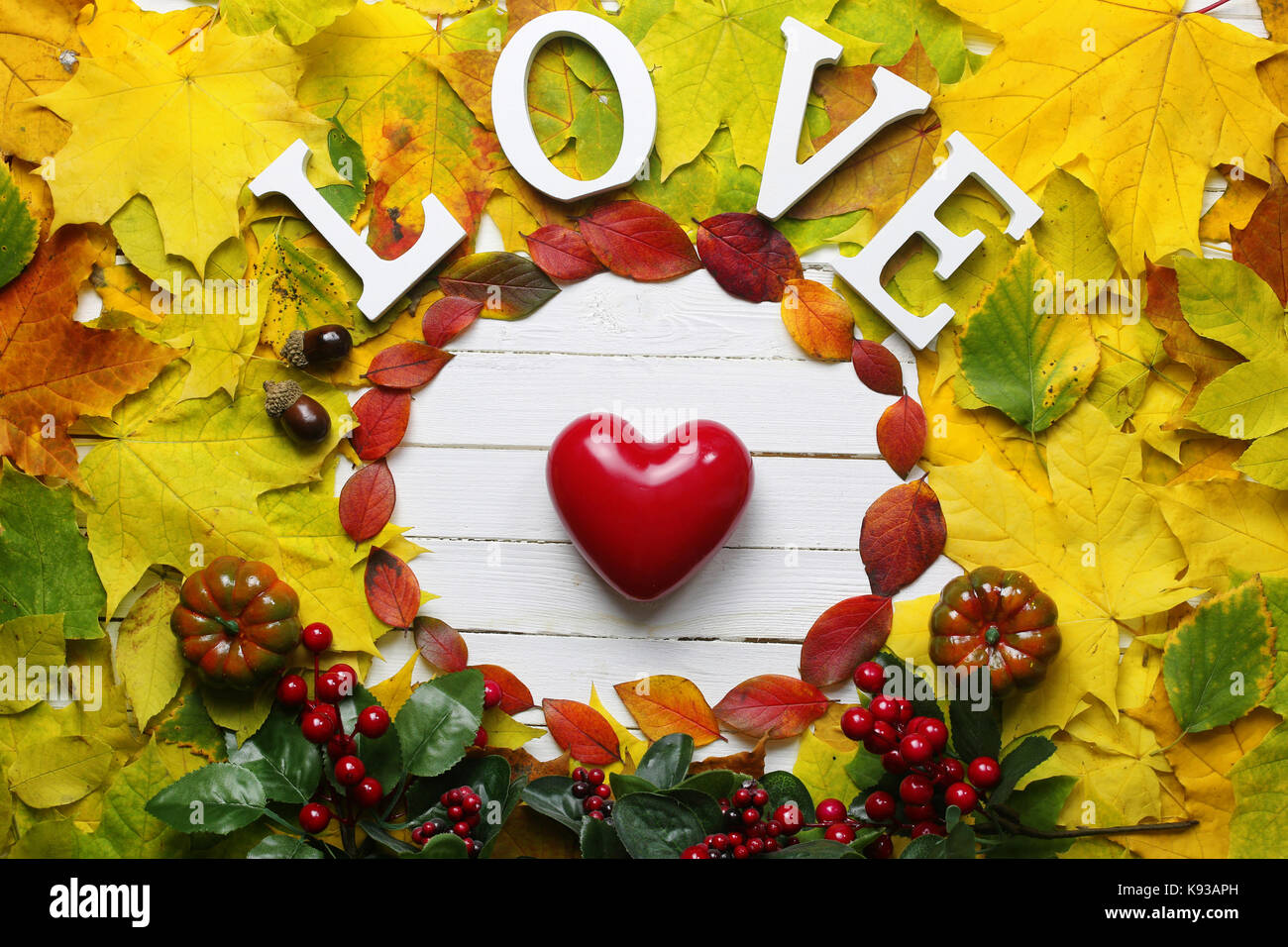 autumn leaves background shape round Stock Photo - Alamy