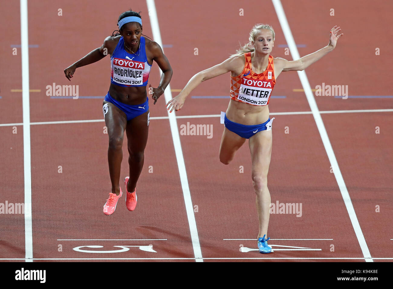 Anouk VETTER (Netherlands, Holland), Yorgelis RODRÍGUEZ (Cuba) crossing the finish line in the Heptathlon 200m Heat 3 at the 2017, IAAF World Championships, Queen Elizabeth Olympic Park, Stratford, London, UK. Stock Photo