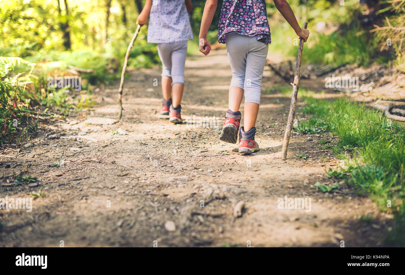 girls hiking shoes