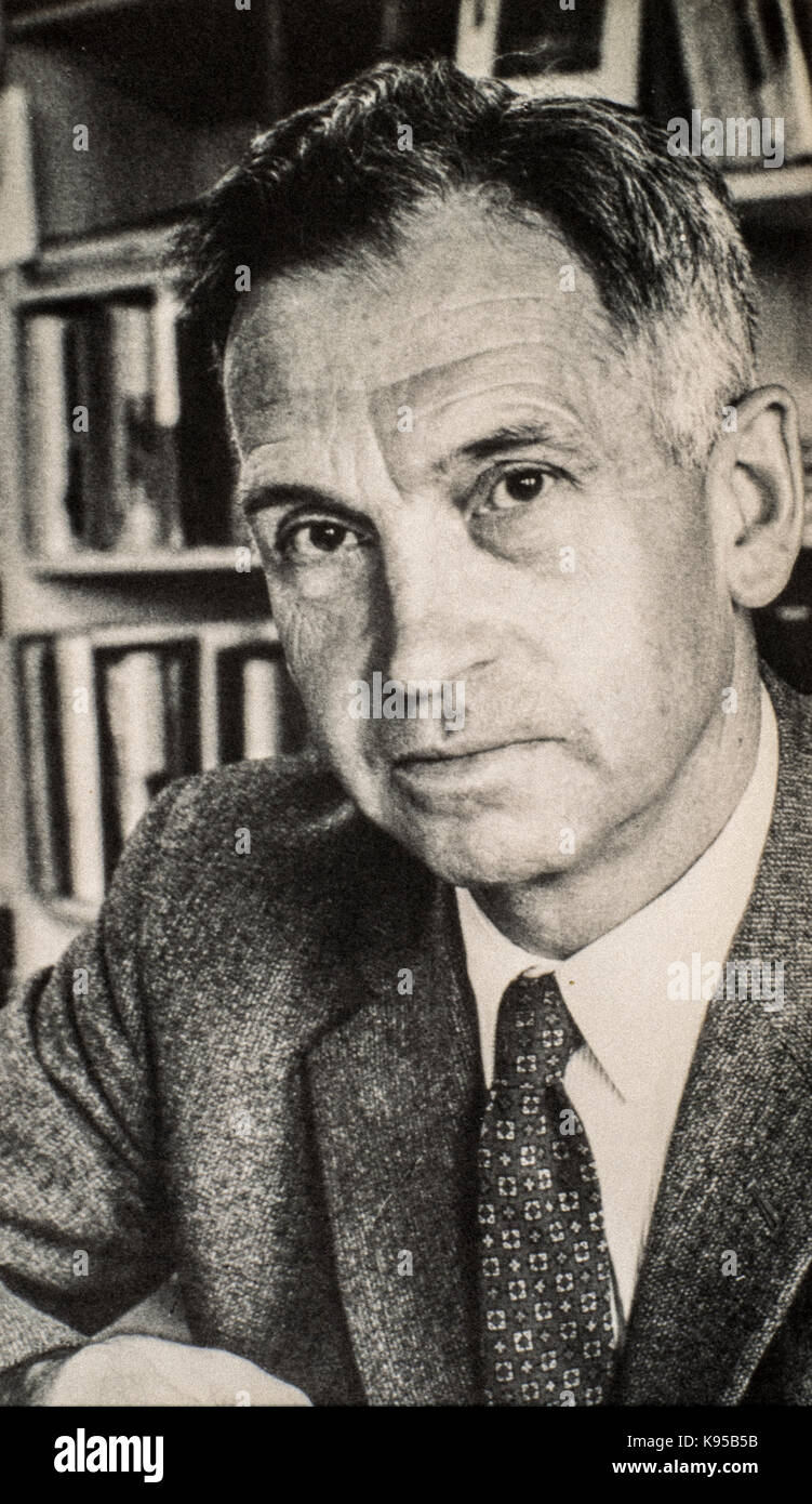 Ernst Mayr   (Kempten, 5 July  1904 – Bedford, 3 February 2005) in 1960 at Havard Stock Photo