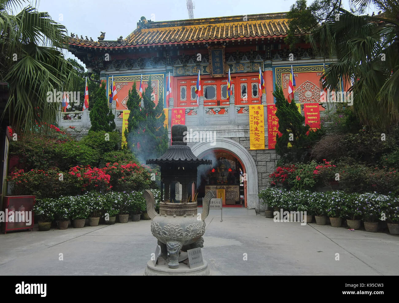 Tian Tan Buddha The Big Buddha and Po Lin Monastery. Po Lin monastery. © Jayne Russell/Alamy Stock Photo Stock Photo