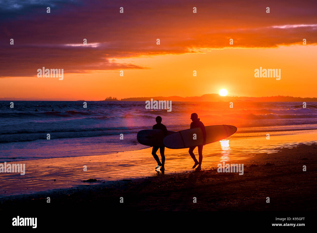 Surfers At Sunset Long Beach Pacific Rim National Park Vancouver Stock Photo Alamy