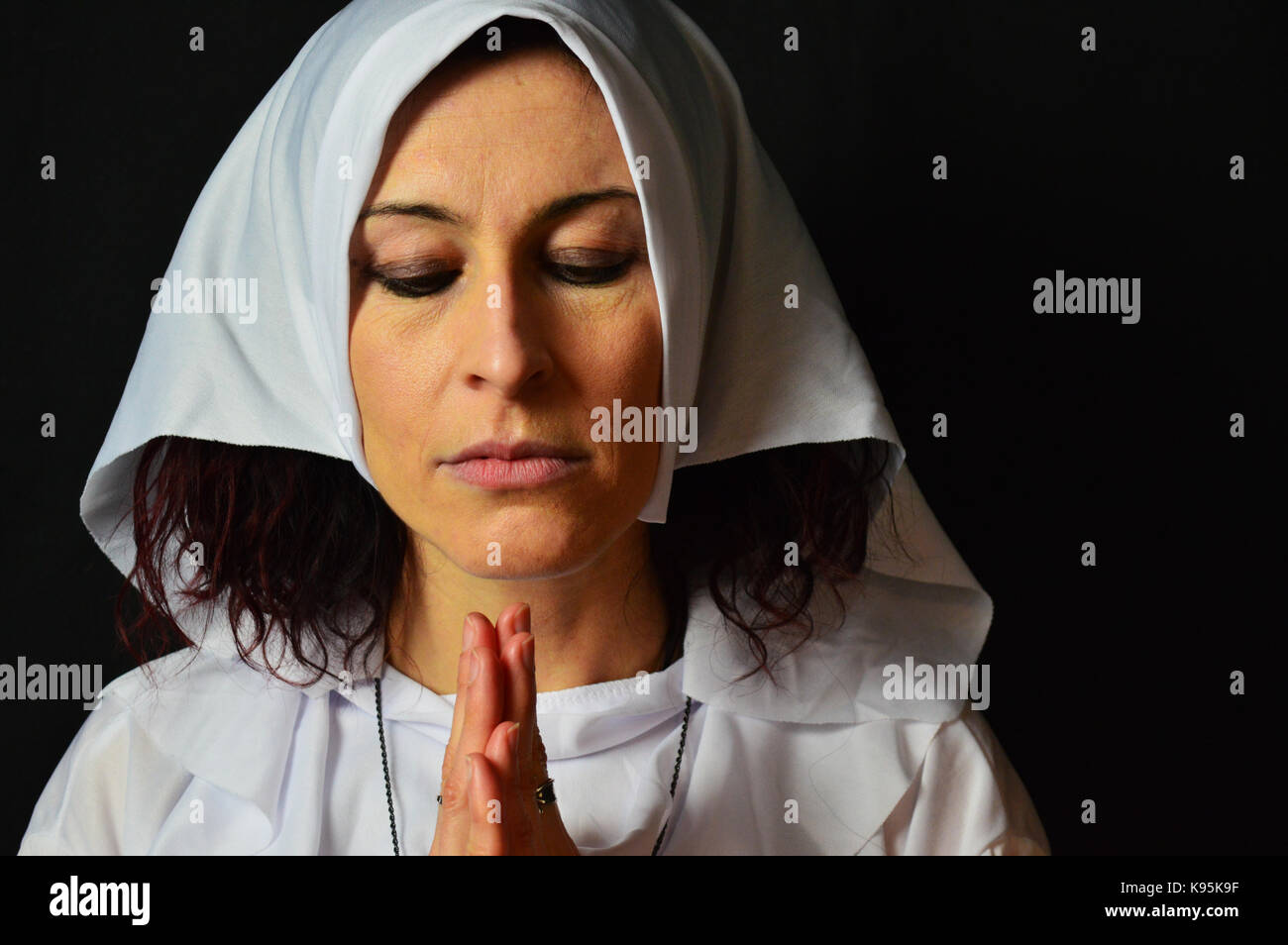 white nun headpiece