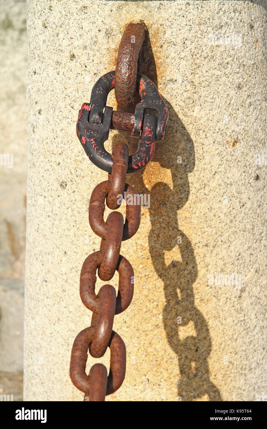 Dungeon chains hires stock photography and images Alamy