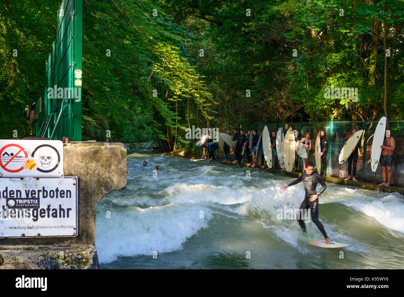surfer at stream Eisbach, wave, Englischer Garten (English Garden