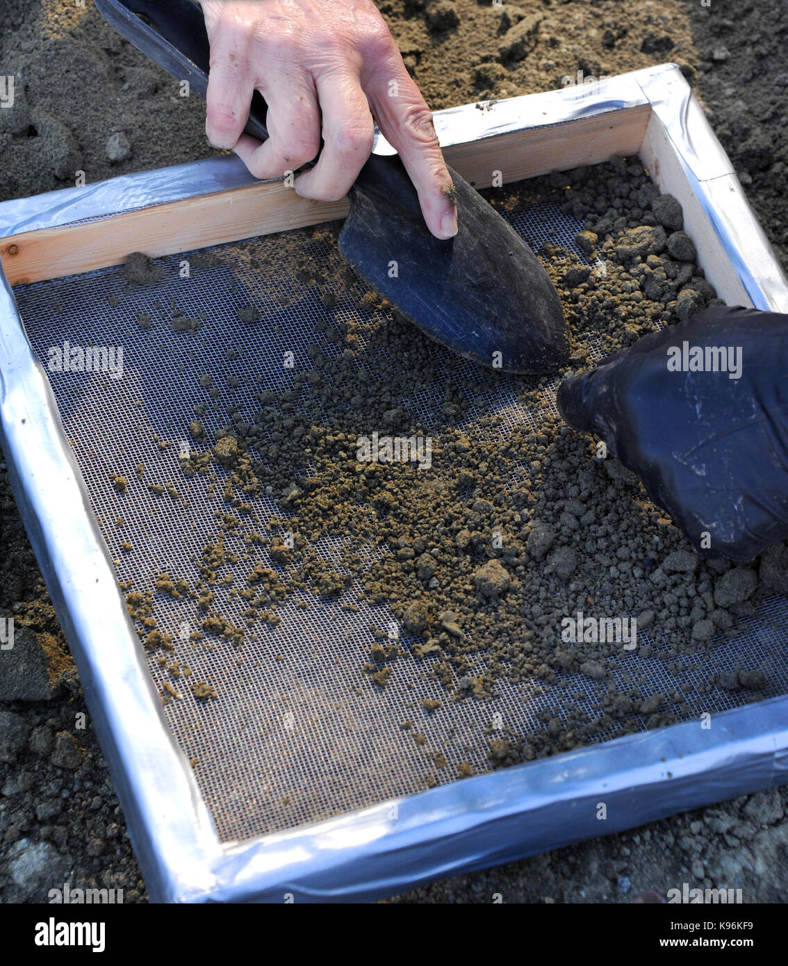 Digging for diamonds hires stock photography and images Alamy